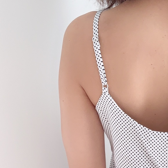 WHITE V NECK BOTTON CAMISOLE -  BLACK POLKADOTS - Picture 5 of 7
